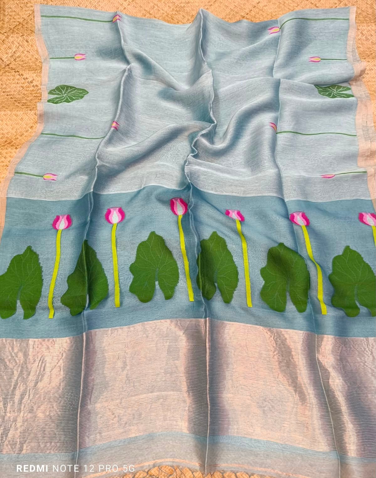 Handloom Silk Linen Saree with Floral & Leaf Motifs - Image 9