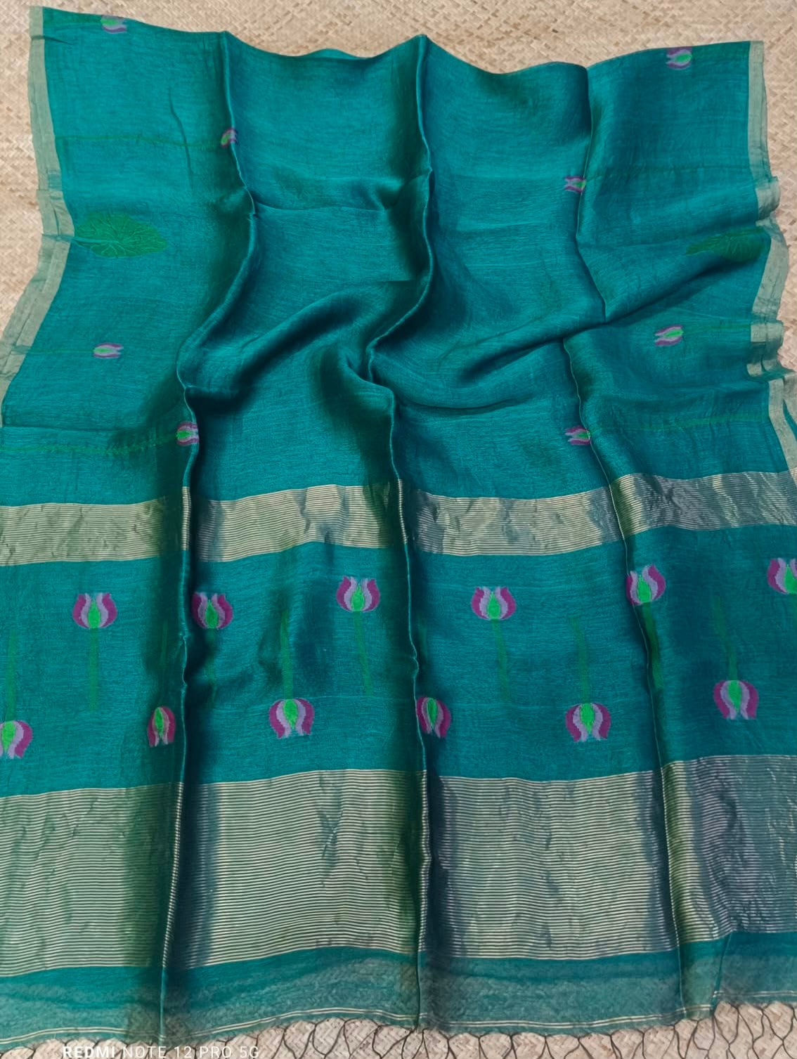 Handloom Silk Linen Saree with Floral & Leaf Motifs - Image 10