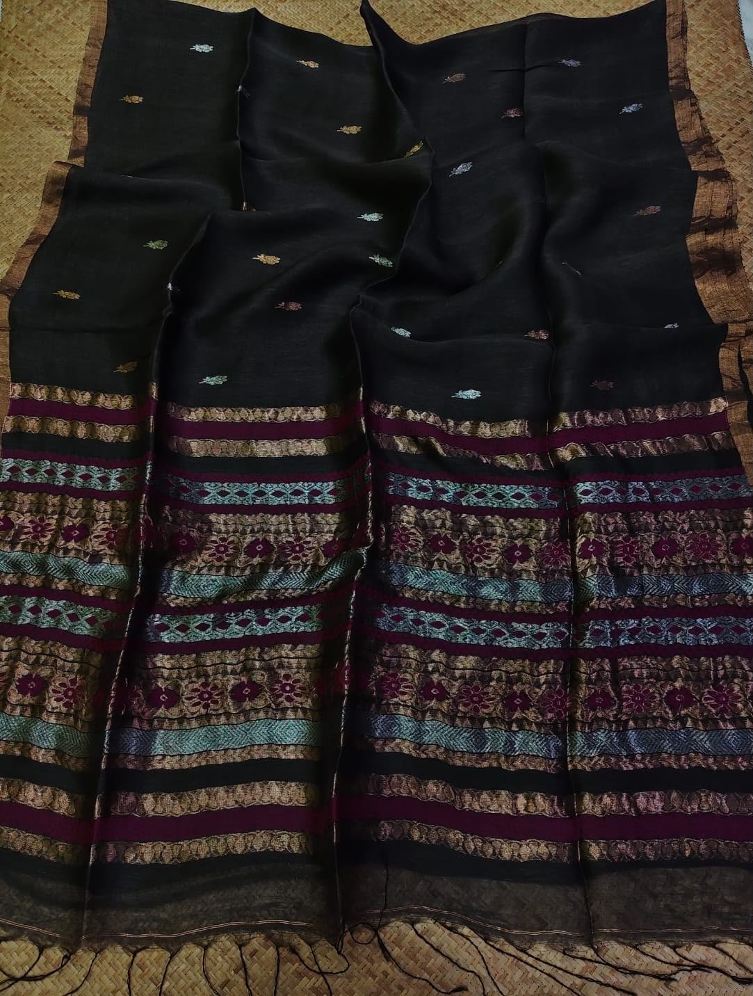 Silk Linen Saree with Zari-Woven Pallu - Image 4