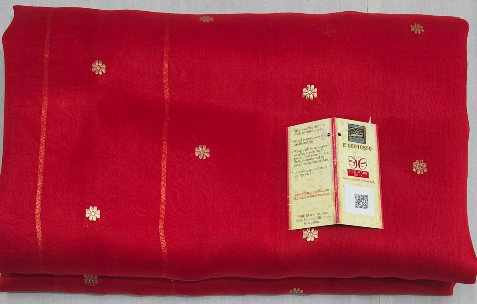 Banarasi Kora Organza Silk Saree with Zari Border in chilli red - Image 3